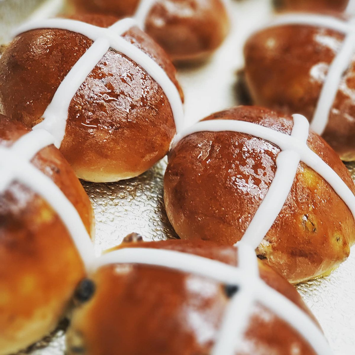FCBBurl's tweet photo. #Easter won't be quite the same this year, but we can still try & enjoy some traditions! And what would it be without #HotCrossBuns or #PaskaBread! We are already taking orders. Call 905-634-5656 to place your order pickup from April 4th UNTIL April 11th.
#EasterBread #burlon https://t.co/IQ3TqUgTol