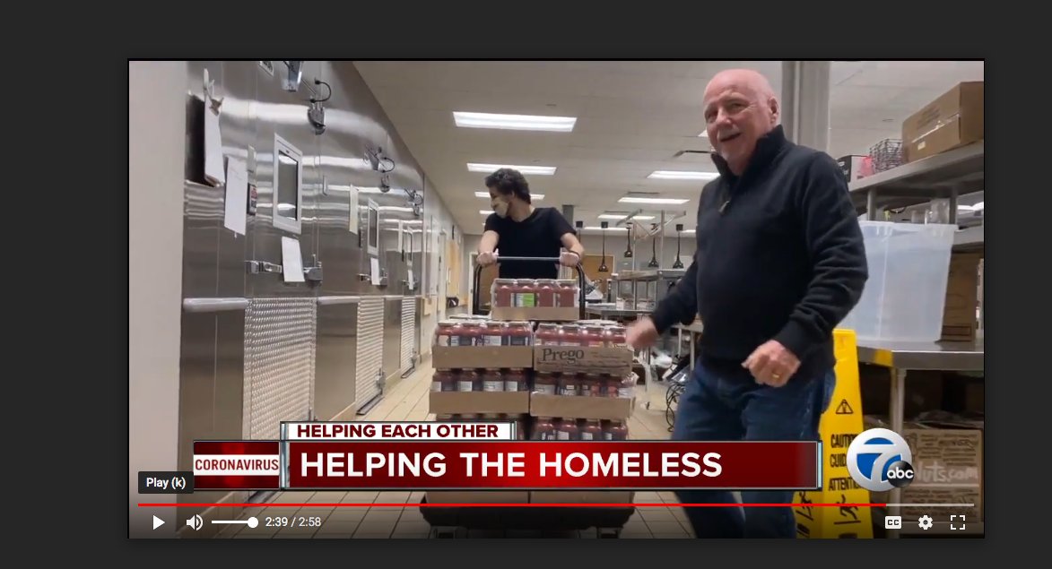 brianbierley's tweet photo. Oakland University's Oakland Center is serving as a food distribution center for organizations partnering to make sure our most vulnerable community members have food and other resources they need: https://t.co/T4R2qthyDE #THISisOU @oaklandu @AndreaIsomWXYZ @wxyzdetroit https://t.co/HZJKxMHk8s