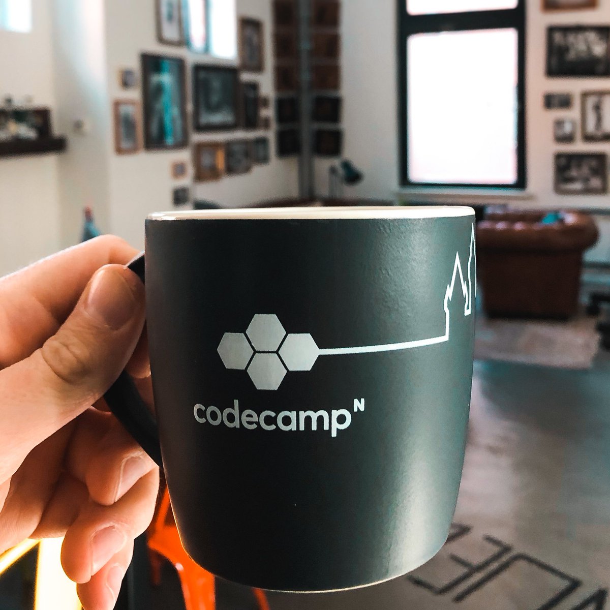 codecamp_n's tweet photo. Kaffee aus der schönsten Tasse #ZeigtHerEureTassen #codecampn https://t.co/zh4Y1yBjX2