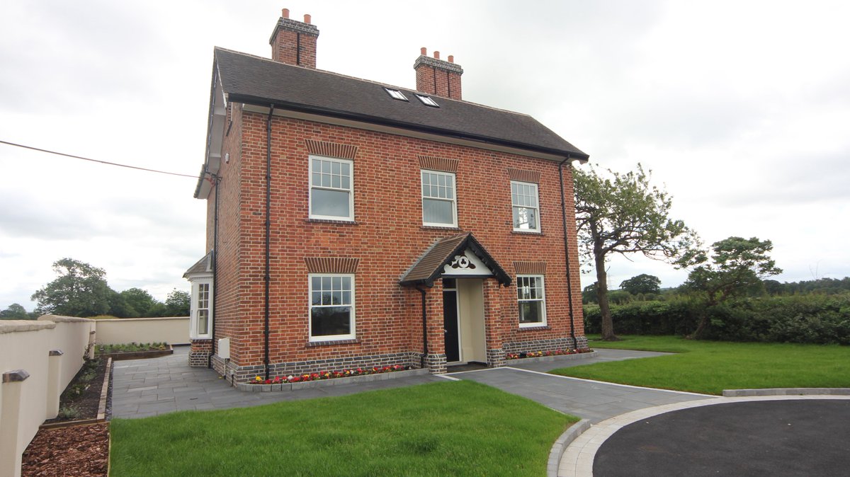 WB_homes's tweet photo. We sourced all our #WildRoseHouse #windows from Roseview Windows 🏡

This range has been developed over 25 years to precisely match a classic timber sliding sash, without compromising on thermal insulation or ease of maintenance. 

https://t.co/BFxIsQ9GS2

#luxuryhomes https://t.co/ySfFpSFbSK