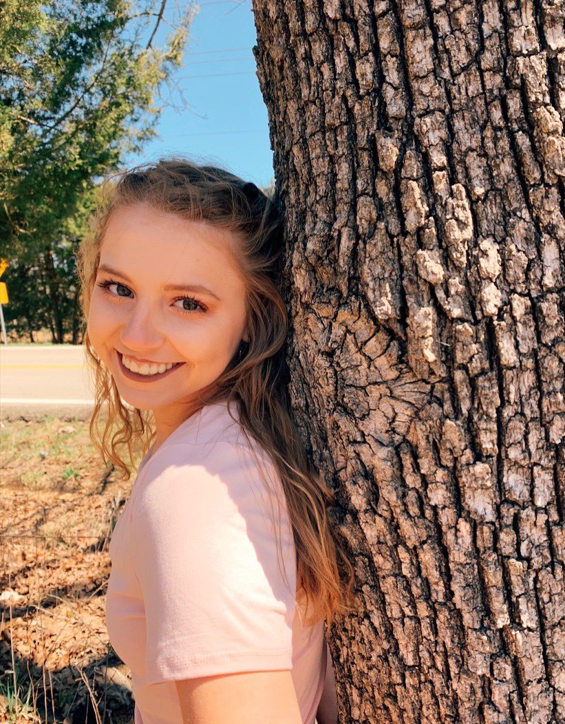 PHS__Baseball's tweet photo. Pacific Senior Spotlight!
Manager: Ashleigh Jackson
Ashleigh is the daughter of Gregg and Jenifer Jackson.  After Graduation she plans to attend ECC to get a business degree and open up her store front, Farmhouse Market. Fav memory hanging out with the team in Branson. https://t.co/9KmdljU4fJ