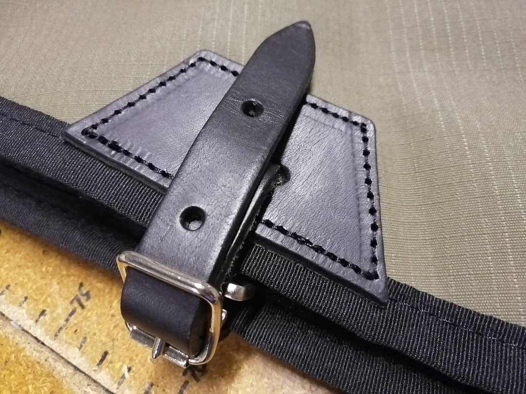 locogear_sa's tweet photo. We use genuine leather which is through dyed and waxed on all the rugs we make!

#locohorsegear #locogear #loco #horses #durable #horseblankets #horserug #damntoughgear #leather https://t.co/WeAUMiPTDL