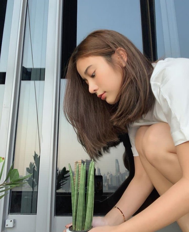 KaoSupat's tweet photo. ปลูกต้นไม้มันต้องดีงี้เลยหรอ

#เก้าสุภัสสรา #kaosupassra #supassra #supassra_sp https://t.co/QrOUWBheFA