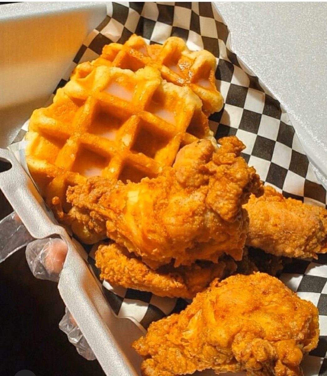 KeisKravings's tweet photo. Rise and Shine with our Chicken and Waffles 🤤 https://t.co/wCwC1j6fuJ