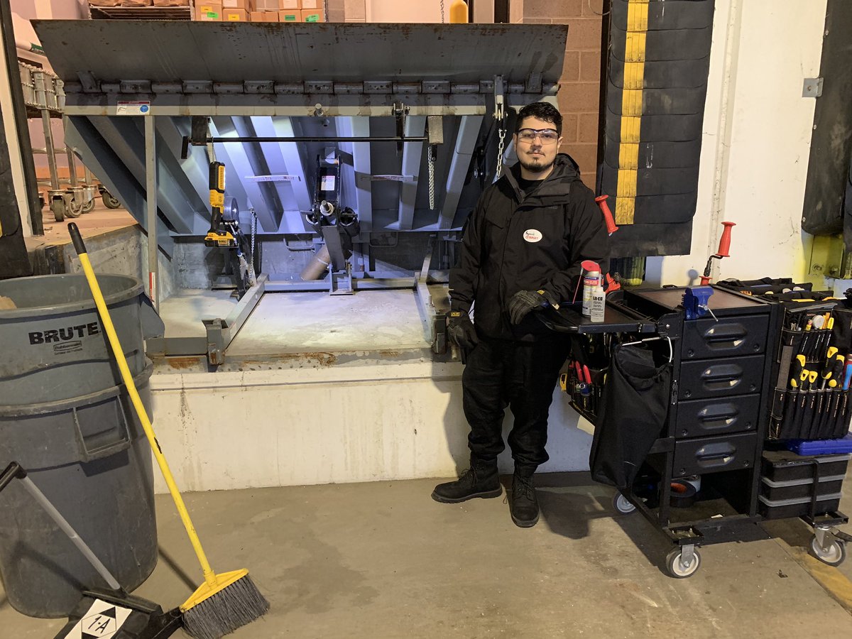 hukic_alen's tweet photo. Onboarding PML Raymond to D116!
Raymond is starting off his first week strong. Quality execution starts from day one! #DocklevelerPM #QualityExecution @Targetbrek @mwek @MattLiska https://t.co/sT5CGYhAO9