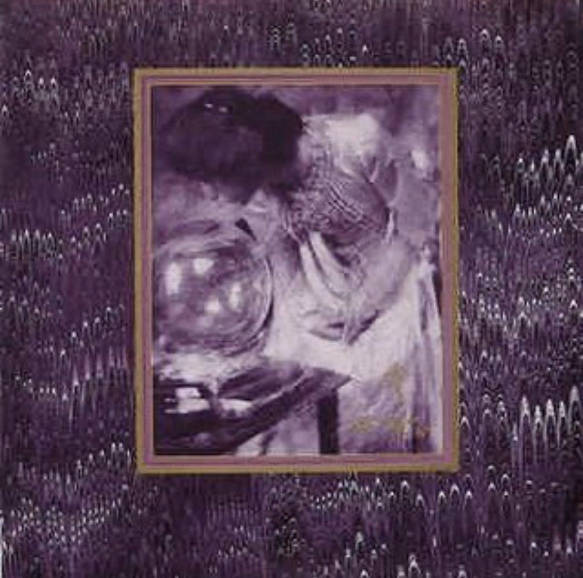 jeffknet's tweet photo. Released on this day in 1984, #TheSpangleMaker is an EP by #CocteauTwins. The first recording after bassist Simon Raymonde joined them, and featured two versions of "Pearly-Dewdrops' Drops", and two B-sides. A big player during the #ThudSlap years. Happy 36th Anniversary! https://t.co/4KQlhqhW0z