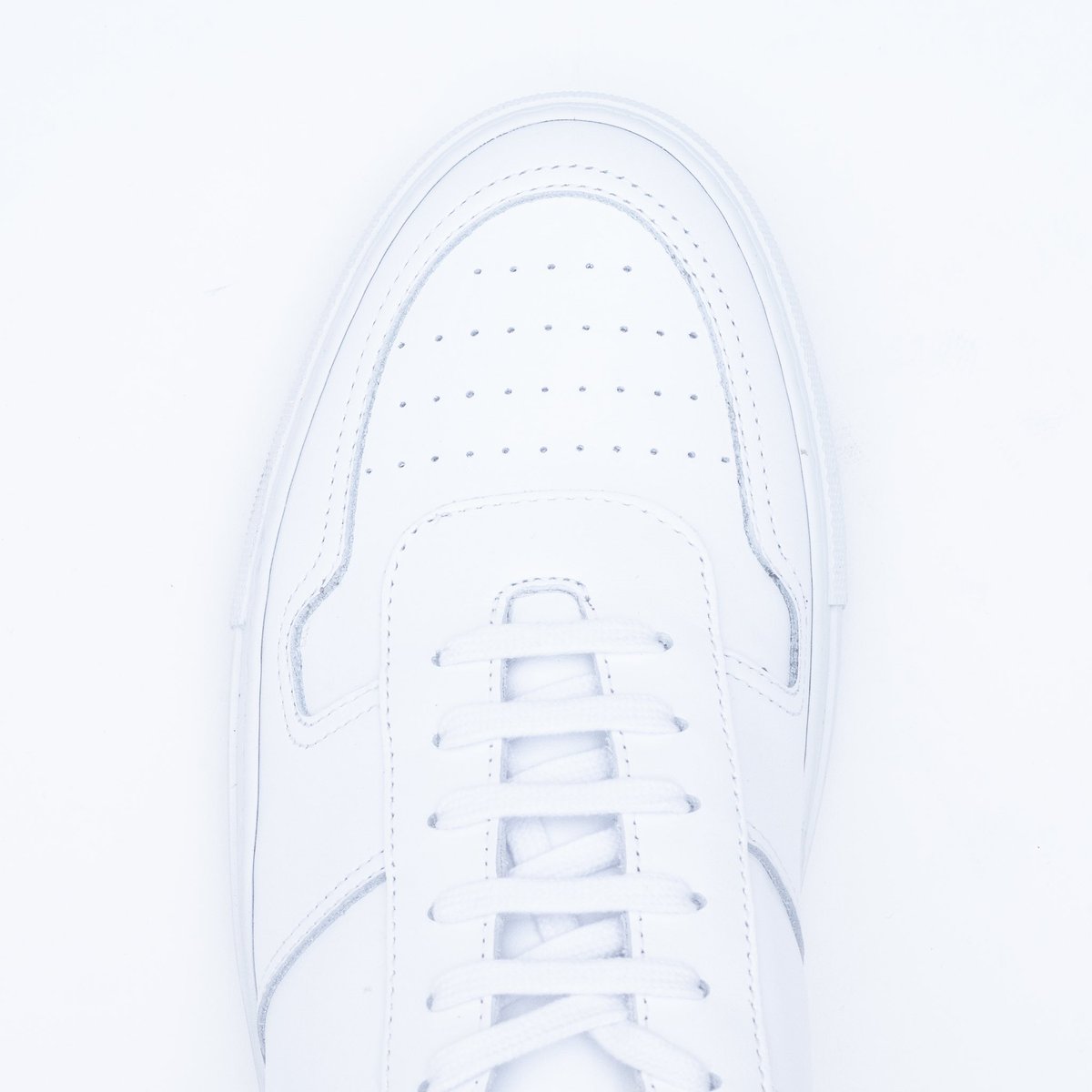 MadisonUSAStore's tweet photo. New York-based Common Projects combines utilitarian design with Italian quality and construction. Shop Common Projects SS20 collection online at https://t.co/Hta7b6VNvN https://t.co/prYZBZWMK2