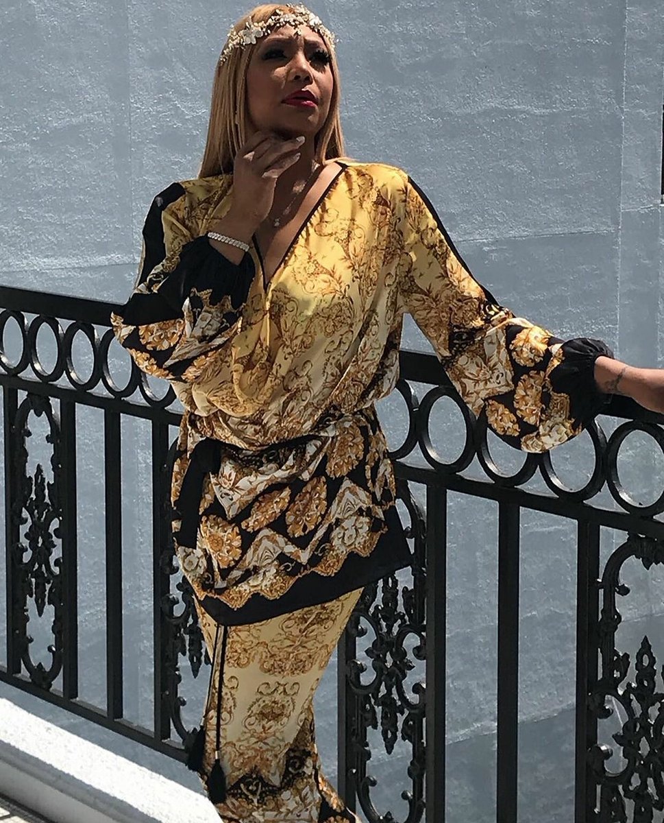 BraxtonFValues's tweet photo. Happy Birthday @TraciBraxton ๐๐ #QueenTraBird https://t.co/20j6nO4rj1