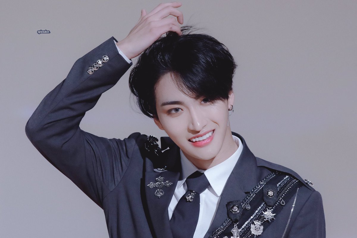 Savylime's tweet photo. HAPPY BIRTHDAY SEONGHWA!
⠀
박성화의 생일을 축하합니다🎉
모든 것 성공하시기를 빕니다.
⠀
#ATEEZ #에이티즈 #성화 #SEONGHWA https://t.co/Kv4zA5alEY