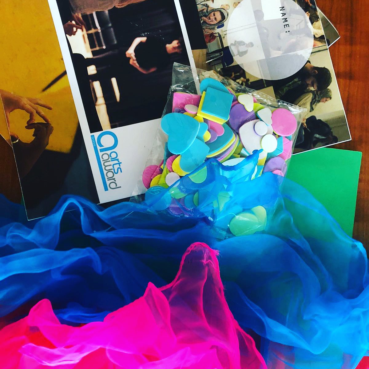 OddArtsUK's tweet image. @Hobbycraft Odd Arts a Mcr based #charity are making #CreativeBoxes to send out to #vulnerable young people (10-16) - can you #contribute any small #craft supplies/#stationery? 🙏🏽 This is a #wellbeing initiative for which participants receive accreditation 🤩 TIA #oddarts