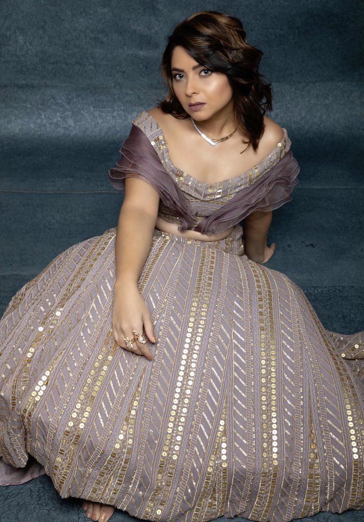 meSonalee's tweet photo. #Qurantine मध्ये घरी बसल्या बसल्या काही धमाल बघायची असेल तर बघा
#yuvadancingqueen #semifinal episodes ९.३० वाजता @Zee_Yuva वर.
आज आणि उद्या जे #episodes दाखवणार आहेत ते आम्ही १ मार्च ला शूट केले.
#ThrowbackThursday
#lastdayofshoot #majormissing
What are you missing the most? https://t.co/LFq1DOEF6A