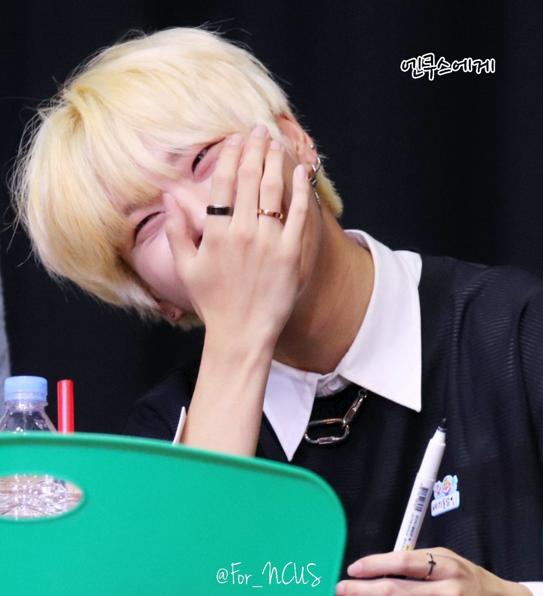 For_NCUS's tweet photo. 생일 진심으로 축하해요🥳💞
맛있는거 많이 먹고😊
즐거운 하루, 행복한 생일 보내요🌸
#엔쿠스_43즈 🐻🎂🌟
 
#HAPPYSEOSEOKJINDAY
#HAPPYSUNGSUBDAY  
#스윗보이_지니오빠_석지니생일 
#쿠키의_무지개_생샙_생일 
#엔쿠스 #NCUS 
#서석진 #성섭 #Sungsub #SeoSeokJin
@ncusofficial #엔쿠스에게 https://t.co/M8VXpH5nUL
