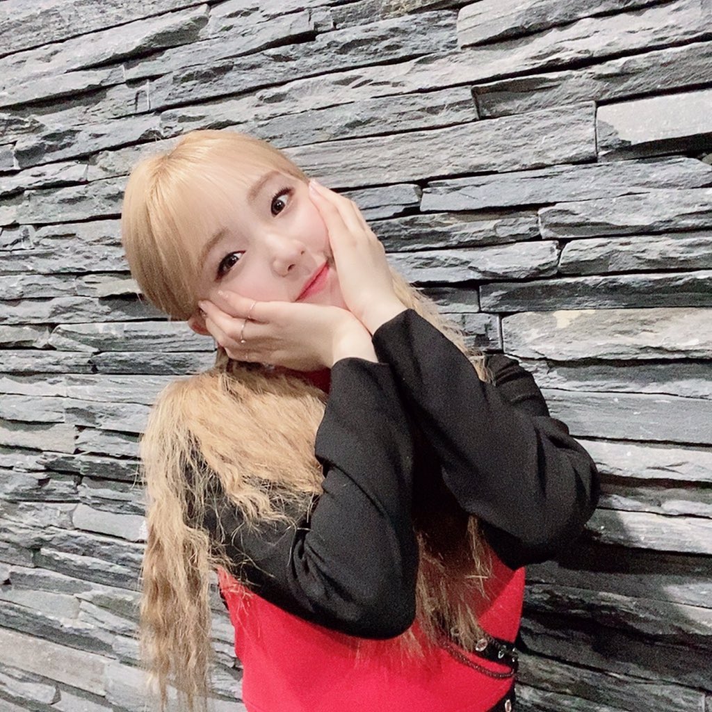 yeojin being the prettiest girl in the world: a thread