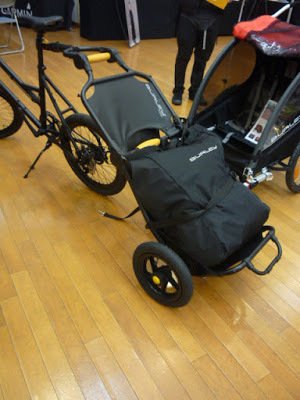 Avelo Bicycle Shop On Twitter Burley Travoy V2 バーレー トラボーイ V2 トラヴォイ ブラック サイクルトレーラー Cxレース キャンプ 折りたたみ自転車輪行にピッタリ 入荷 Https T Co Txamlqyi45 Chuoku Nihonbashi Avelotokyo Https T Co Dzwgkhmnti