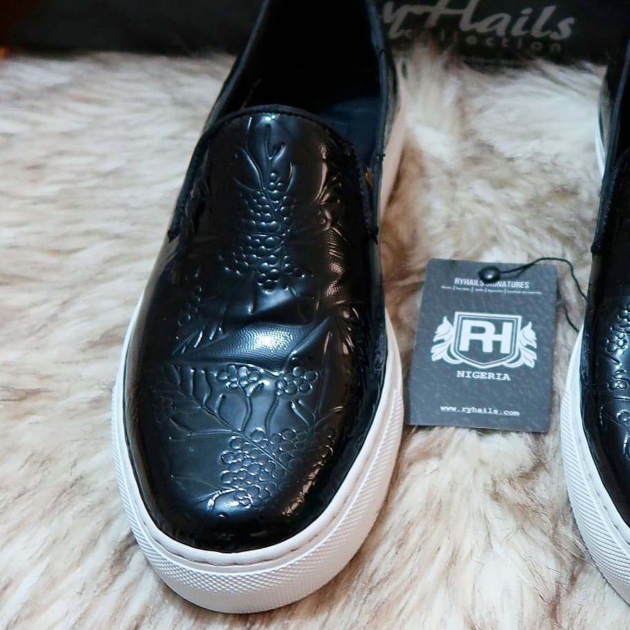 RyHails's tweet photo. Patent Skin Sneakers
Genuine Patent Skin
Round Toe
Wholecut Design
Leather lining
Genuine CupSole
Grosgrain Topline
Price: 20k
Shop, Make orders and enquiries via DM or #WhatsApp Message: 08140321869
#RyHails #MensWear #MensFashion #Style #Kaftan #Shoes #Fashion #Naija https://t.co/djyGc0Kl3R