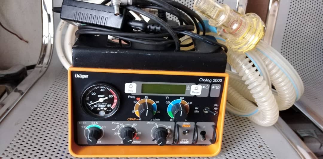 womzylala's tweet photo. @FinMinNigeria 

We have 2 unit ICU Ventilators for sale. 
Product Name: Drager 
Model: Oxylog 2000
Call me on 08101395442 https://t.co/YeIEN0pLCq