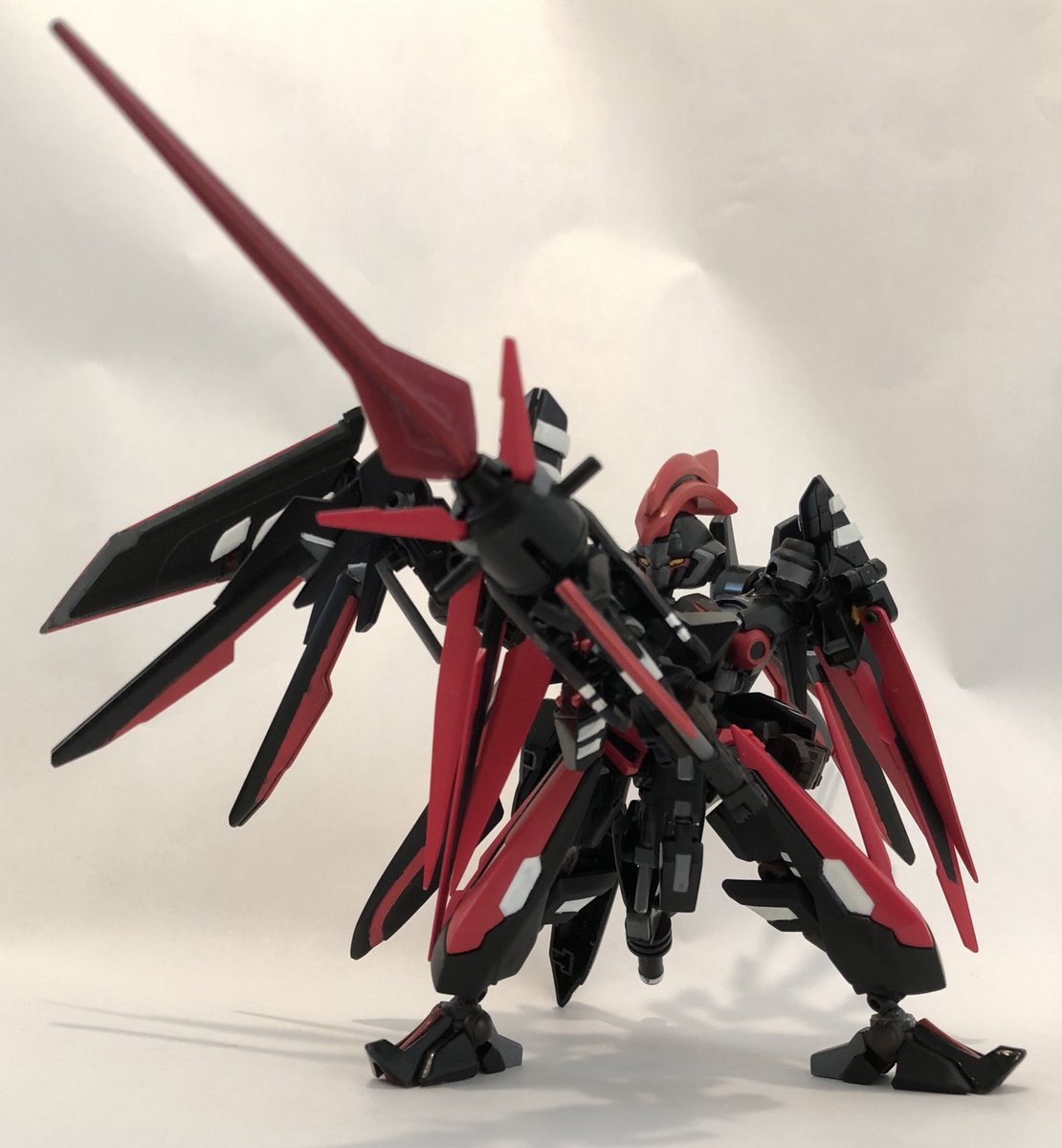 SiRoU_28's tweet photo. [ｳﾝ年前に作った作品シリーズ⑦ LAST]
LBX エルシオンディード・イクス
変形・合体武器、可変機、特殊モード等当時の自分のやりたい事を全て詰め込んだ作品です‼︎
設定:[至高のLBX]を目指し開発された。搭載されている武器はほぼマルチギミックサック(変形武器)となる
#LBX
#ダンボール戦機 https://t.co/plqrJWcRNs