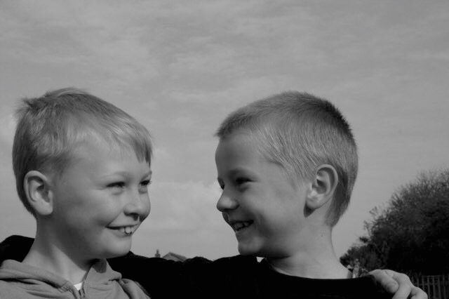 Be creative at home and join in our #photocompetition!With the theme 'What Family means to you', get a chance to win £1k!Send a smartphone photo with no more than 30 words text to creative@manchester.ac.uk before May 4!It is time to embrace family and get strength back! <a href="/UoMSALC/">School of Arts, Languages and Culture</a>