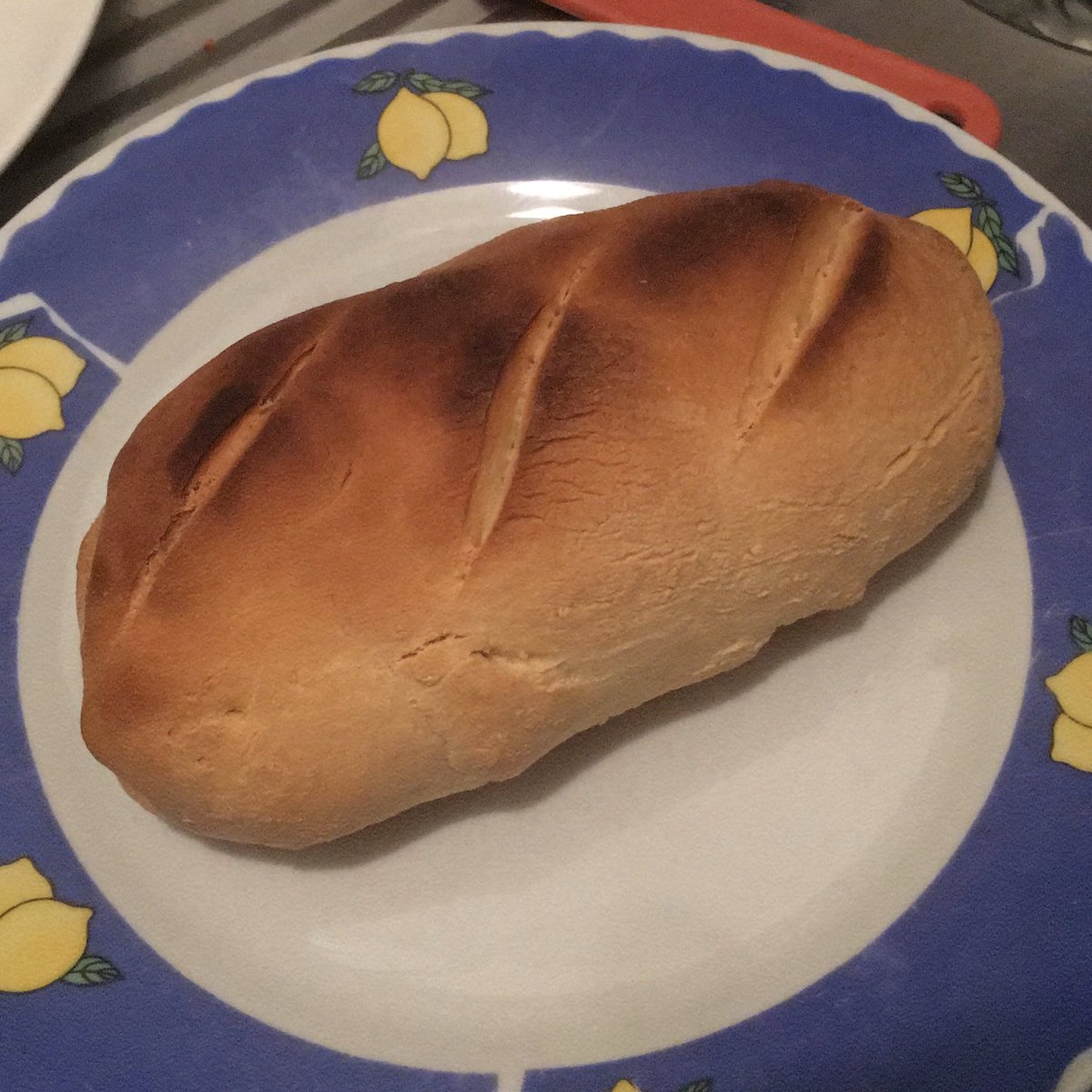 VodKaDexter's tweet photo. Ce petit pain maison est plus joli que notre avenir à tous. https://t.co/9kUPFo7kdi