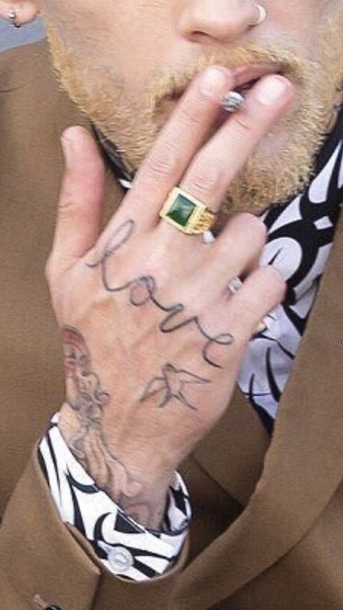 thread of zayns “love” tattoo bc it does things to me and it is my favourite tattoo of his 