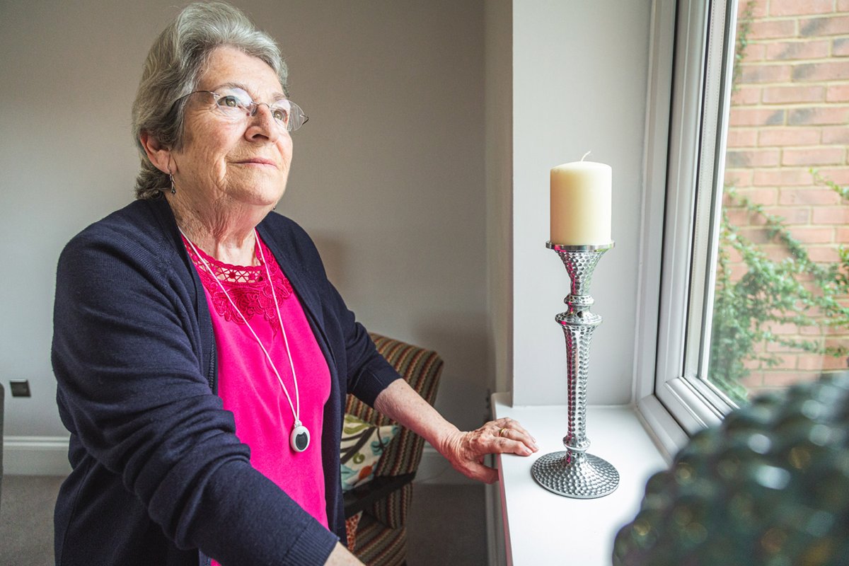 Try our personal alarm service with a 30 day home trial. If you like it, the first 6 weeks monitoring is free. Help at the touch of a button, 24 hours a day if you fall or have an emergency.
taking.care/pages/personal…
#personalalarm #homecare #eldercare #elderly
