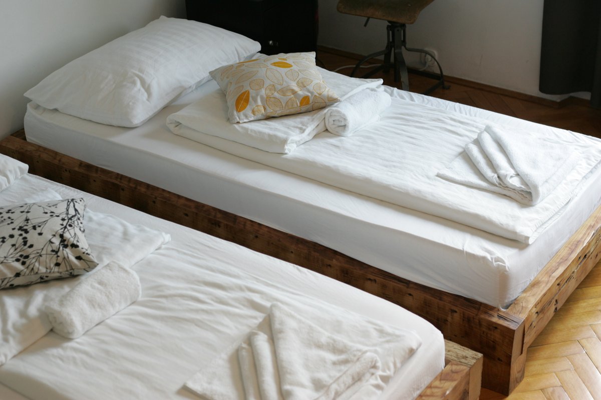 lobagola_com's tweet photo. Oak wood traditionally used to build houses in Lonjsko Polje, we've used to make bed frames which recall the same feeling of home and connection with nature. @lonjskopoljehr https://t.co/lSBVCdb8wa