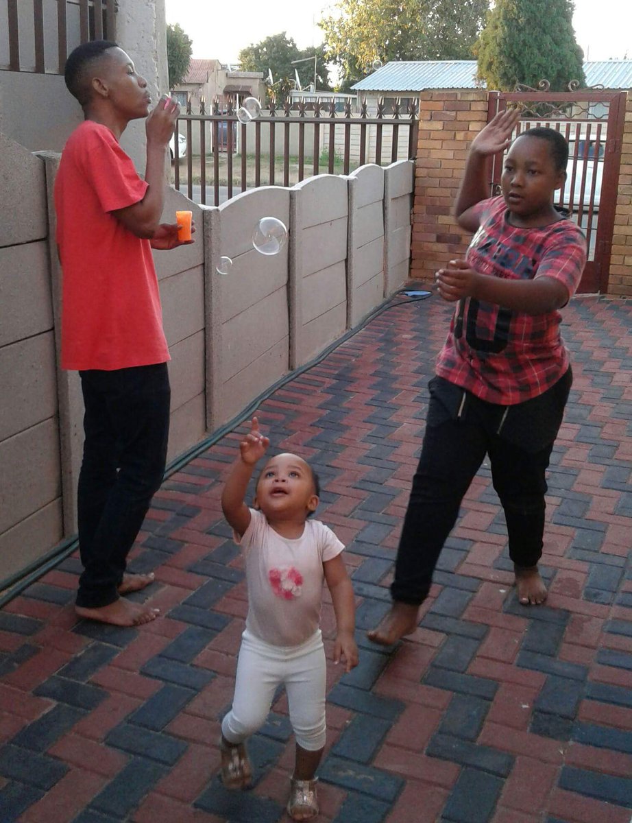 XZacaGlobal's tweet photo. @aQuelle Playing bubble pop with my kids... It's always real joy when I play with them... *Happiness is Homemade* #JoyForReal https://t.co/4cwWwLzXLw