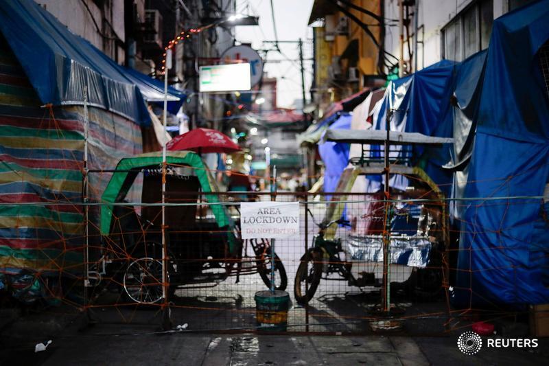 Reuters's tweet photo. 'Shoot them dead' - Philippine President Rodrigo Duterte has warned violators of coronavirus lockdown measures they could be shot for causing trouble and said abuse of medical workers was a serious crime that would not be tolerated https://t.co/3jdFYGrgex https://t.co/1gMWx9Xif9