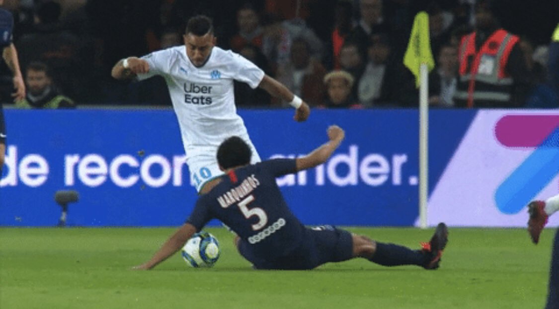 _OMaestro_'s tweet photo. Ces footballeurs qui s’amusent avec leur chien 🤩 https://t.co/HRyFPIToIy