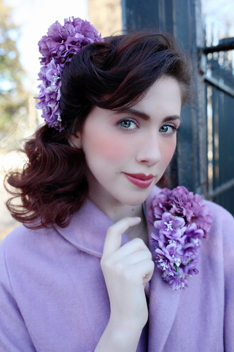VivOfHolloway's tweet photo. Lilac Heaven 💜 The Swagger Jacket is perfect for any outfit!
#vivienofholloway @vivienofholloway @asta.darling
#1950sjacket #retrocoat #fiftiesjacket #retrojacket #pastelcolour #springjacket #womansuit #swaggerjacket #swingjacket #1940sswing https://t.co/OyvbzEubax