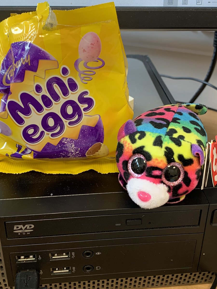 HelenHobson12's tweet photo. #radomactsofkindness #kindteam #newofficepet #NHSheroes #Nursing https://t.co/S18qdvJB2n
