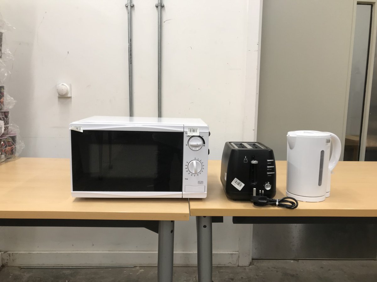 We've found that some people we're delivering food parcels to are without basic appliances such as microwaves, toasters and kettles.

If any suppliers have surplus stock in their warehouses they'd be willing to donate, we can distribute them to someone in need. Please DM for info
