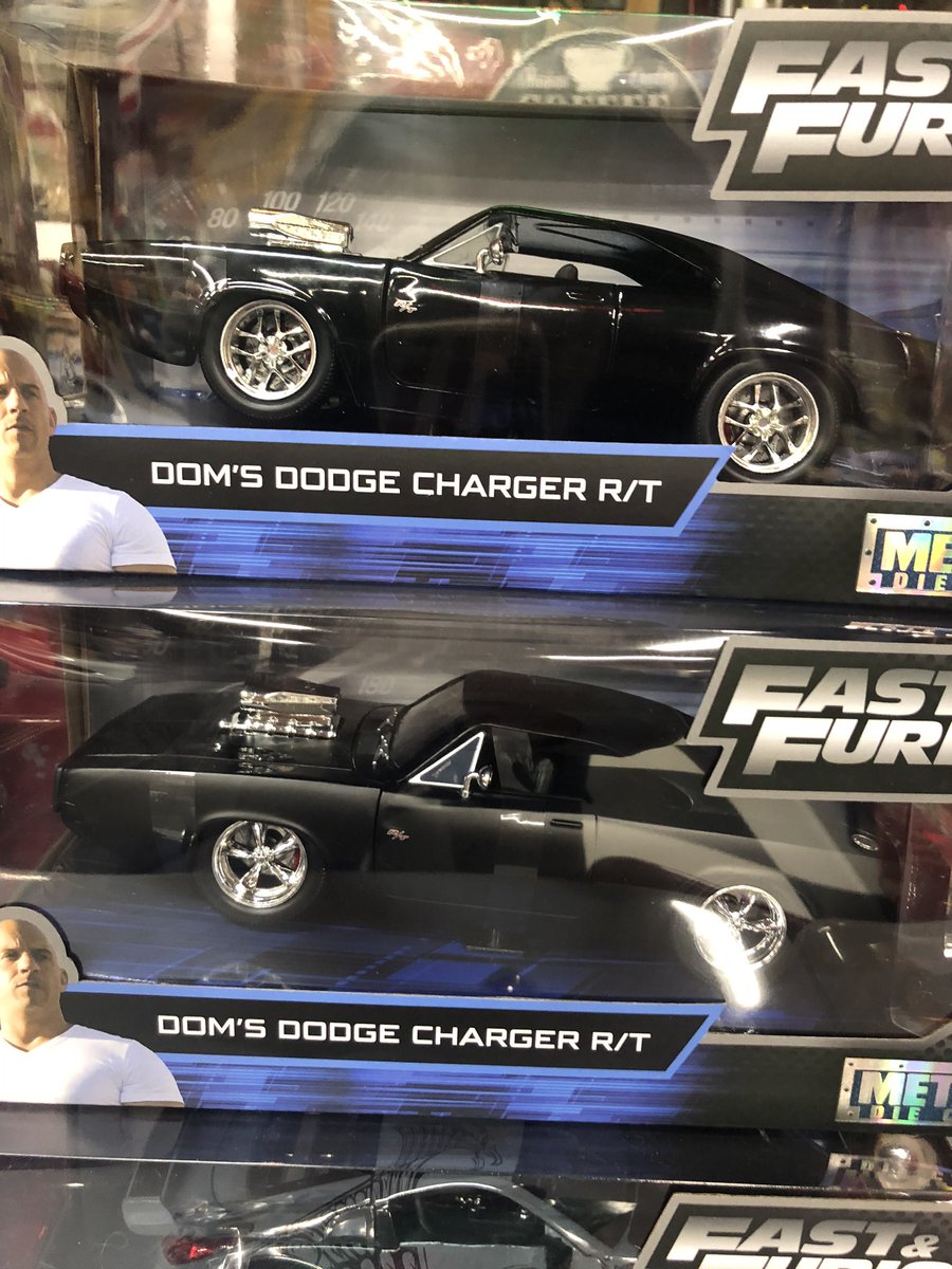 metokibase's tweet photo. 商品の紹介です🎶
#ダイキャストカー
#ワイルドスピード
#Jada Toys
#1/24
#DOOGE
#NISSAN 350Z
#RX-7
#FD
#ミニカー
#アメリカン雑貨屋
#メトキベース
#metokibase
#明日も午後2時OPEN
#宜しくどーぞ https://t.co/xNQVrQohNy