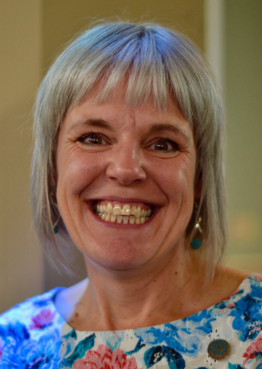 FacesoftheNHS's tweet photo. Today’s #facesofthenhs starts with Mandy Kazmierski, an #endoflife #doula community matron, whose 40 years in the role has given her “the confidence to de-medicalise death” and in “opening up conversations around death and dying” @FacesoftheNHS #HealthcareHeroes #PalliativeCare https://t.co/CckXGRMUUR