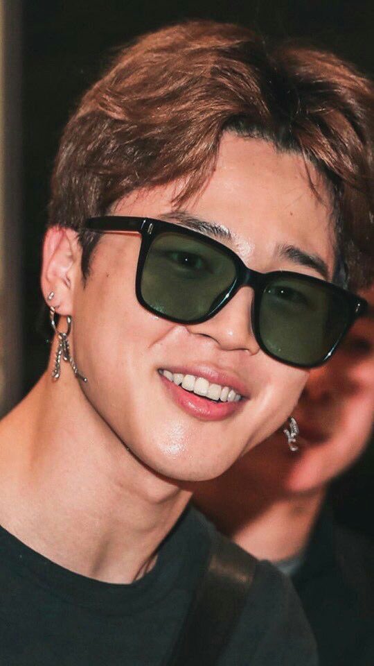 Excuse me sir? This is illegal to be so beautiful after performance?? Jimin close up find me a hotter man, I'll wait  #BTS    @BTS_twt