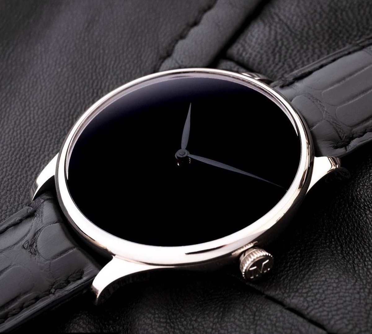 SurreyNanoSys's tweet image. hodinkee.com/articles/the-h…