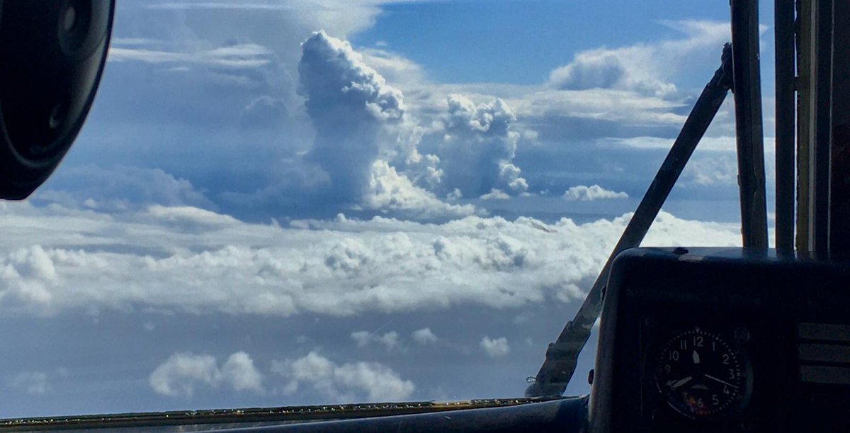 EjercitoAire's tweet image. Un #Aviocar del #Ala37 traslada desde #Villanubla #Valladolid hasta la base aérea de #SonSanJuan #Mallorca #Baleares material sanitario para luchar contra el #COVID19 
#EsteVirusLoParamosUnidos