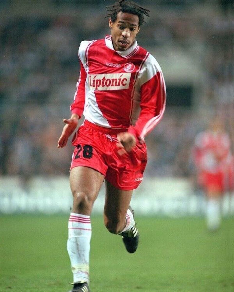 WuHonda1's tweet image. AS Monaco Home shirt from the 1996/98 seasons. Featuring the young French winger Henry on the back. #kitcon2020 #footballjersey #footballshirts #football #classicfootballshirts #cfs #soccer #asmonaco #monaco #asm #adidas #henry #thierryhenry #ligue1 #france