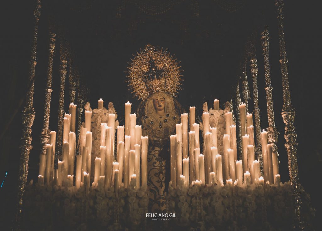 CoronacionJerez's tweet photo. Luz del mundo. https://t.co/SNKxYT3Ijl