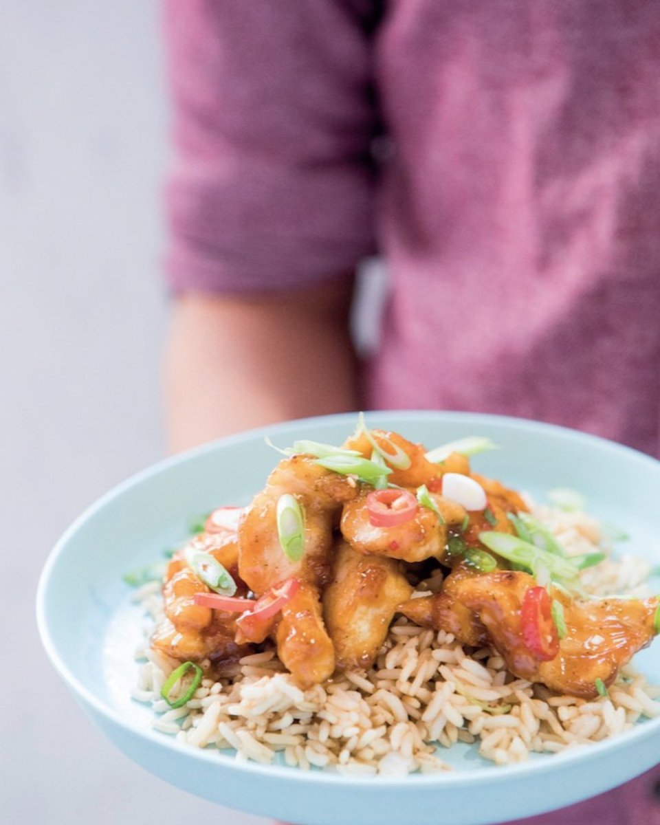 ManorFarmFS's tweet photo. Tomorrow, we kick off our #FakeawayFriday series with @chefadrianm! Find us on Instagram @ManorFarm1775 and follow our Instastories between 2-3 PM as Adrian shows us how to make his delicious Honey Chilli Chicken!

#ManorFarm #ChefAdrian https://t.co/dqmn2KSeQI