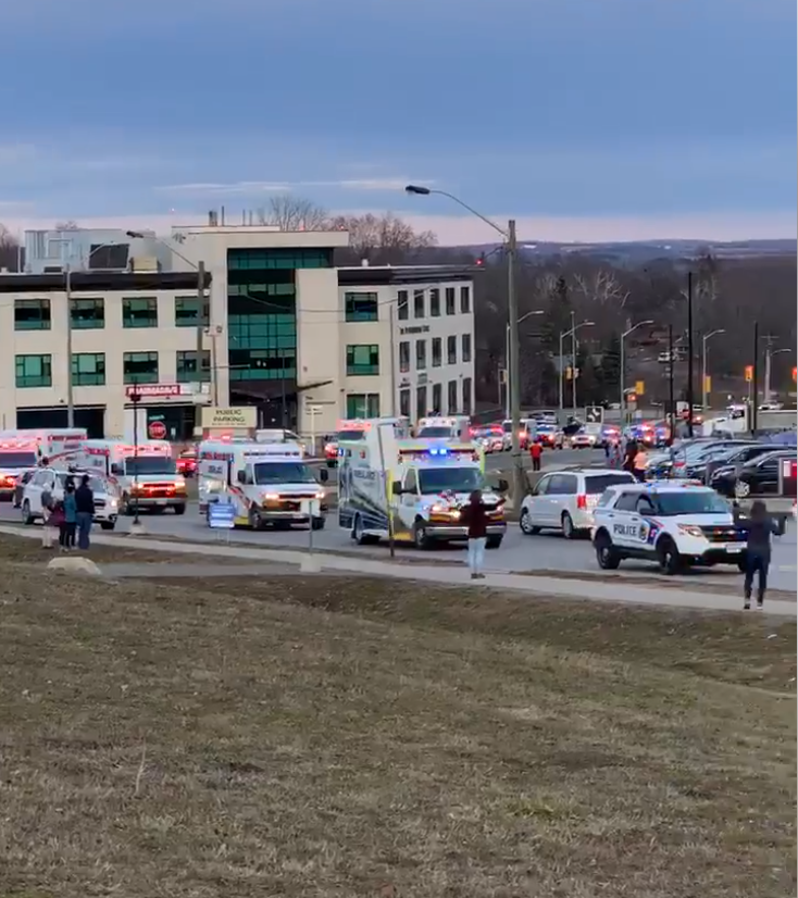 Ptbo_Canada's tweet photo. This Will Melt Your Heart: Peterborough Convoy At PRHC Shows All The Love For Frontline Workers -> https://t.co/WxD5TlcIbu https://t.co/dOa74wVNxU