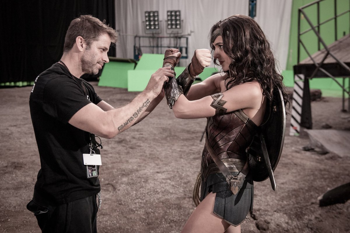 "Working with Zack is amazing, he's so easy to work with, he 's such a good director, he knows what he wants to get [...] He's so women friendly, he's very into women empowerment, & I think that for him, it's very important to show a strong female on the big screen" - Gal Gadot