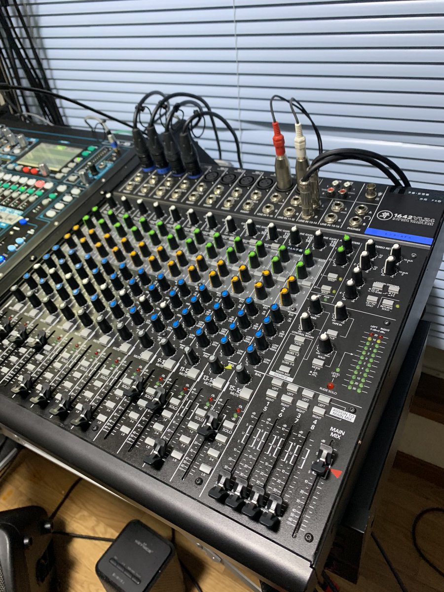 PA33340908's tweet photo. Mackieさんにはお世話になっております！1642VLZ4を小中規模、予備卓で使用しています。
58との相性もGoodです👍 https://t.co/eSxQwb0nPE