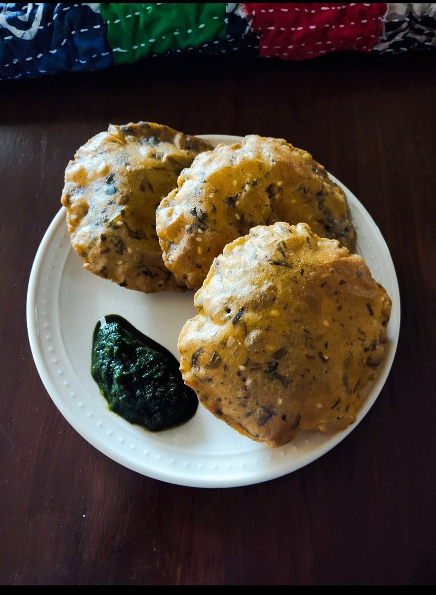 Day 9- (14 for me) #21DaysChallenge  #LockdownChallengeI was hoping to harvest a big bunch of Methi frm my kitchen garden. Sadly just a handful survived due to sudden weather change. With wheat atta also out of stock now, I made methi puris with Jowar atta.