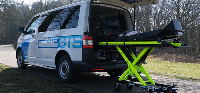 HuibKuiper's tweet photo. Bent u op zoek naar een veilige en deskundige oplossing voor uw zorgvervoer in deze crisistijd? 
Kijk op onze website voor alle informatie over liggend of zittend vervoer van Corona (verdachte) patiënten
https://t.co/Ygm7nFfPzq
#coronavirus #COVID19 https://t.co/AhS6mfwJTM
