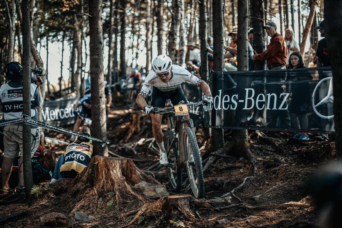 JulboEyewear's tweet photo. "It took a lot of hard work to climb the ladder and get to the very highest level"✊
Discover @MaximeMarotte's story with #TheHiddenPath our new web series👉 https://t.co/7wIJiW56Qz 👈
📷 Michele Mondini
#julbo #julboathlete #mtb #xco https://t.co/7qTEzmJdan