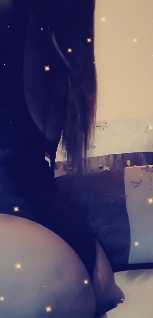 MommyN6's tweet photo. #BootyForDaniel https://t.co/wP73JblXfC