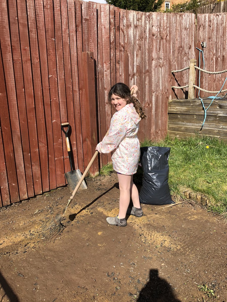 @RogPrmSch Lowri has been loving world war 2 topic. Inspired by the land girls we are having a go at making our own vegetable 🌽 patch <a href="/MrsBeckett6/">Mrs Beckett</a> @RayerHead