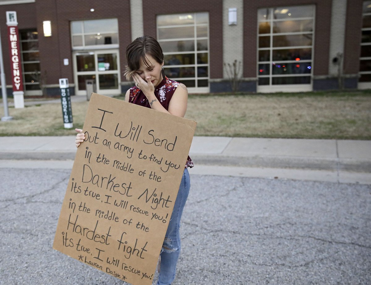 Thanking medical personnel in #owasso for their work during the #covid_19 outbreak as part of #headlightsforhope more at tulsaworld.com/news/gallery-m… #coronavirus #tulsa #heroes <a href="/tulsaworld/">Tulsa World</a>