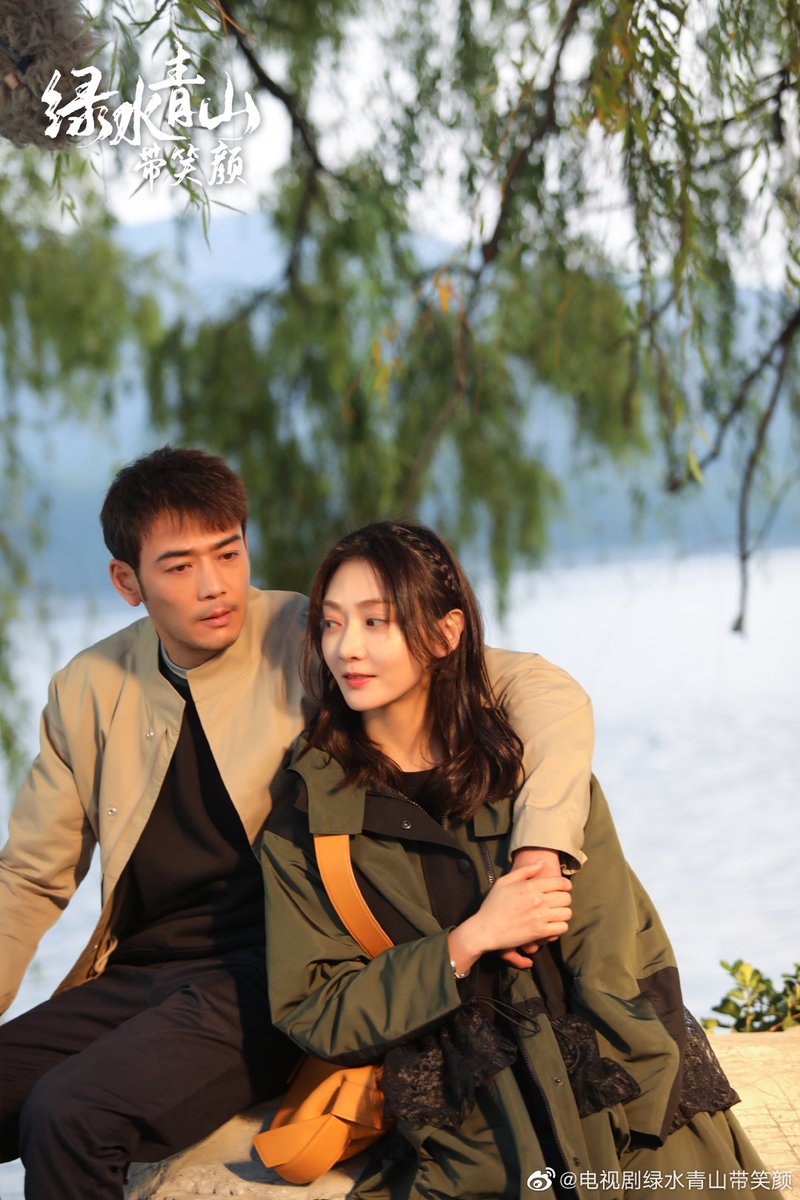 cdrama_update's tweet photo. 200402 电视剧绿水青山带笑颜 (#LucidWaterLushMountain Drama) weibo update
#YangShuo #PanZhilin
#MaSu #LianLian
#杨烁 #潘之琳 #马苏 #脸脸
#绿水青山带笑颜 https://t.co/xzygw0ySGS